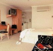 Astor Metropole  Apartment - E Caravan Parks