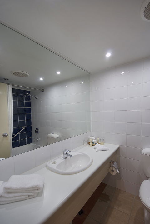 Outback Hotel & Lodge - E Caravan Parks 3