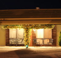 Riverland Motel - E Caravan Parks