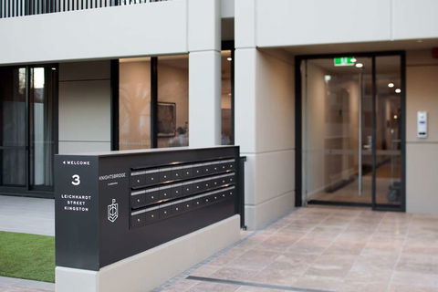 Knightsbridge Canberra - E Caravan Parks 2