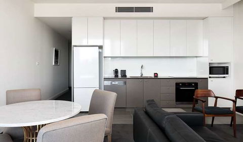 Knightsbridge Canberra - E Caravan Parks 8