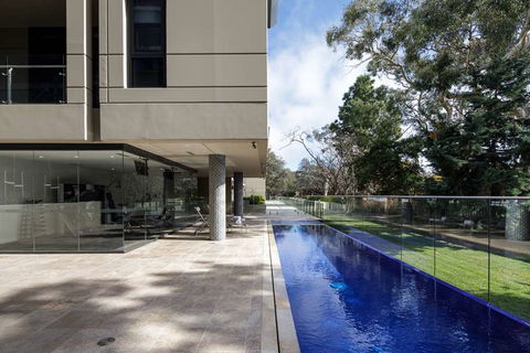 Knightsbridge Canberra - E Caravan Parks 12