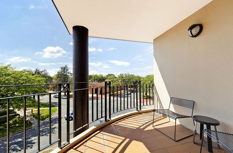 Astra Apartments The Griffin - E Caravan Parks 9