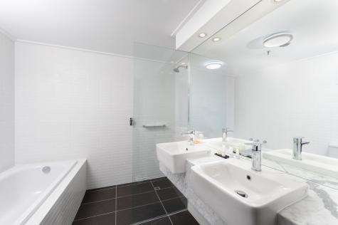 Rydges Capital Hill - E Caravan Parks 8