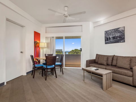 Novotel Darwin Atrium - E Caravan Parks 6