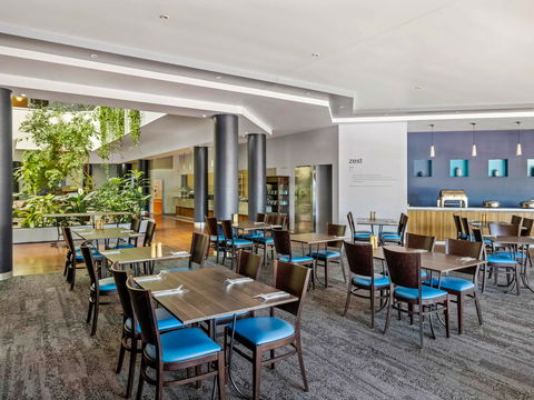 Novotel Darwin Atrium - E Caravan Parks 11