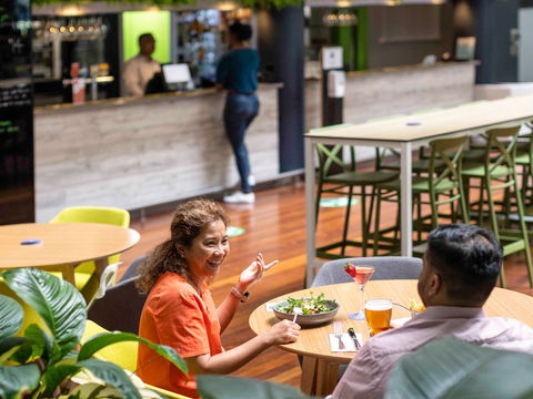 Novotel Darwin Atrium - E Caravan Parks 13