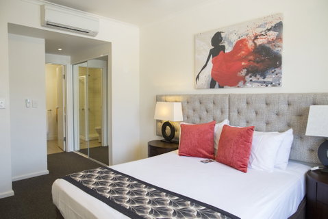 Metro Advance Apartments & Hotel - E Caravan Parks 7