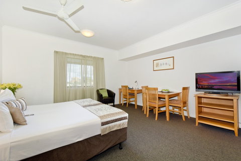 Metro Advance Apartments & Hotel - E Caravan Parks 12