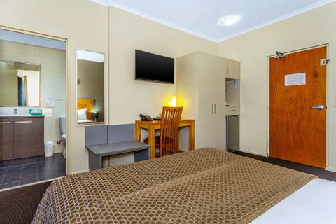 Quality Hotel Darwin Airport - E Caravan Parks 8