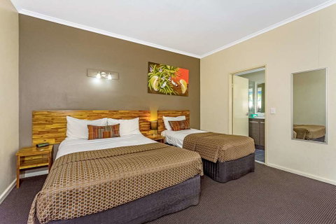 Quality Hotel Darwin Airport - E Caravan Parks 11