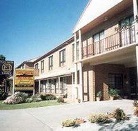 Holbrook Town Centre Motor Inn - E Caravan Parks
