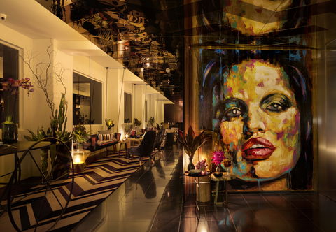 Adelphi Hotel - E Caravan Parks 2