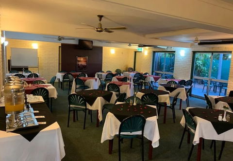 Pine Tree Motel - E Caravan Parks 2