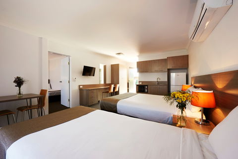 Adelong Motel - E Caravan Parks 2