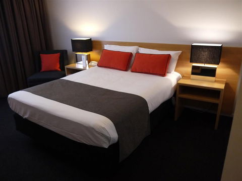 Alpha Hotel Canberra - E Caravan Parks 0