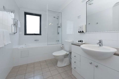 Leisure Inn Spires - E Caravan Parks 1