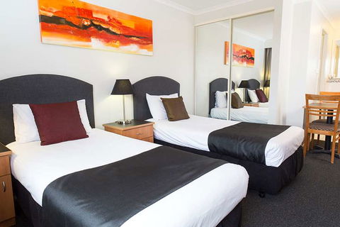 Alpha Hotel Canberra - E Caravan Parks 1