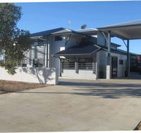 Royal Motel Miles - E Caravan Parks