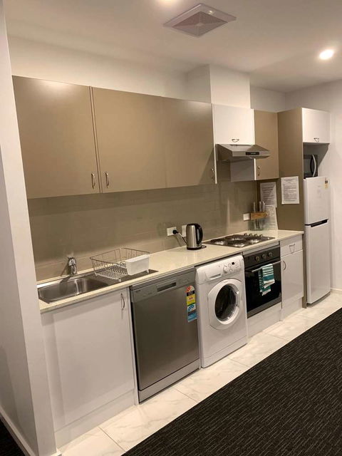 Adelaide Dress Circle Apartments - E Caravan Parks 2