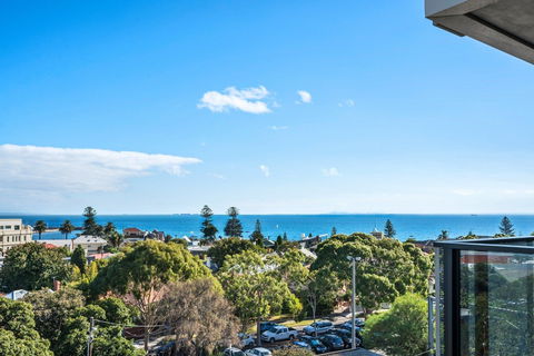 Anchorage Apartments Hampton - E Caravan Parks 1