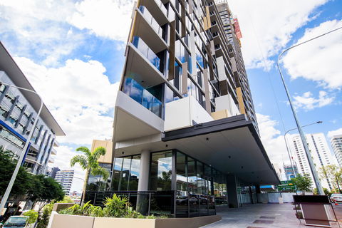 Arise Brisbane One - E Caravan Parks 0