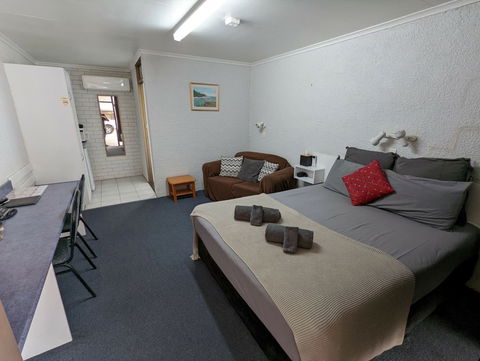 Abajaz Motor Inn - E Caravan Parks 0