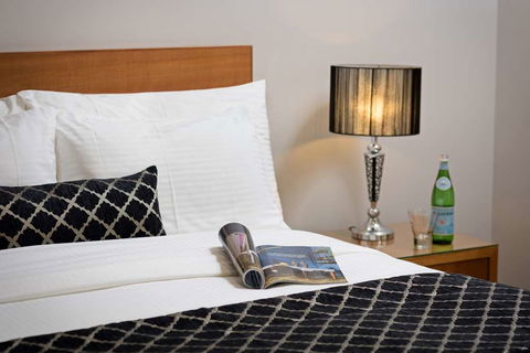 Ringwood Royale Apartment Hotel - E Caravan Parks 10