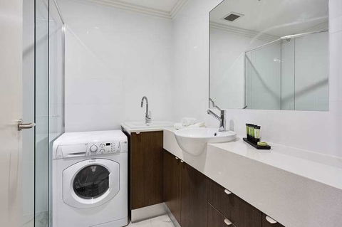 Attika Hotel - E Caravan Parks 4