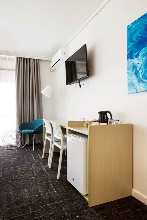 Nightcap at Sandringham Hotel - E Caravan Parks 8