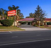 Econo Lodge Border Gateway Wodonga - E Caravan Parks