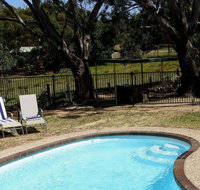 Golden Heritage Motor Inn  Cottages