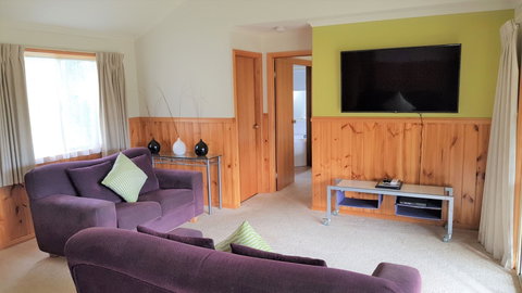 Golden Heritage Motor Inn & Cottages - E Caravan Parks 2