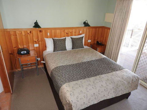 Golden Heritage Motor Inn & Cottages - E Caravan Parks 6