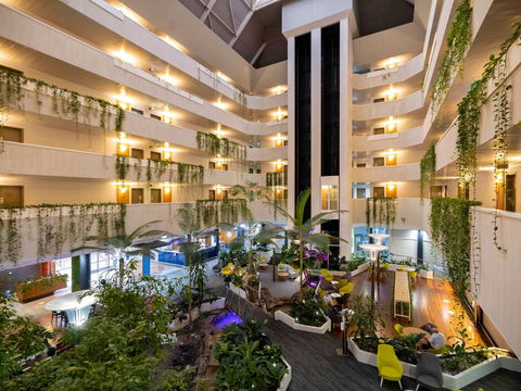Novotel Darwin Atrium - E Caravan Parks 2