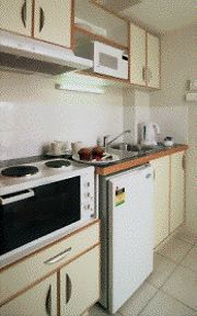 Astor Metropole & Apartment - E Caravan Parks 1