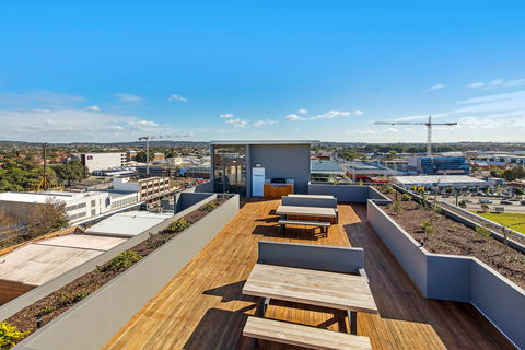 Astra Apartments Newcastle - E Caravan Parks 1