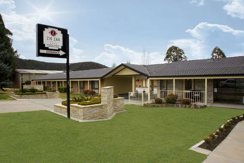 Zig Zag Motel - E Caravan Parks 1