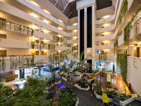 Novotel Darwin Atrium - E Caravan Parks 2