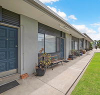 Hamilton Lakeside Motel - E Caravan Parks