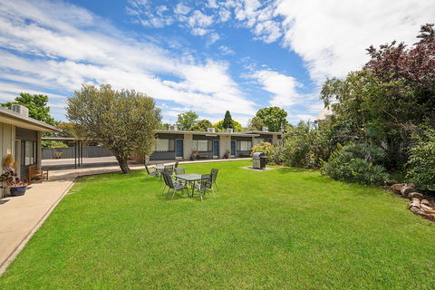 Hamilton Lakeside Motel - E Caravan Parks 1
