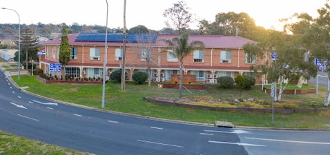 Hamilton's Queanbeyan Motel - E Caravan Parks 0