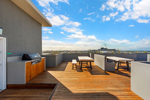 Astra Apartments Newcastle - E Caravan Parks 0