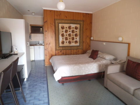 Yarragon Motel - E Caravan Parks 0