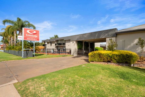 Econo Lodge All Seasons Mildura - E Caravan Parks 1
