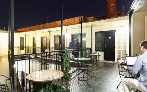 Airport Hotel Sydney - E Caravan Parks 0