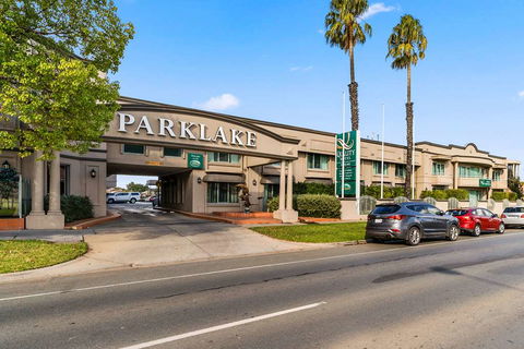Quality Hotel Parklake Shepparton - E Caravan Parks 1