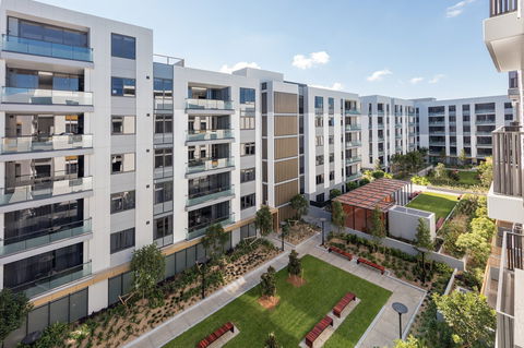 Meriton Suites Sydney Airport - E Caravan Parks 0