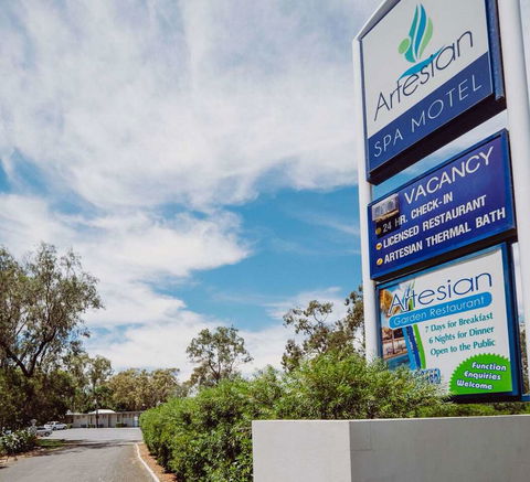 Artesian Spa Motor Inn - E Caravan Parks 0