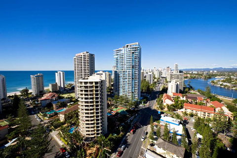 Wyndham Surfers Paradise Resort - E Caravan Parks 0